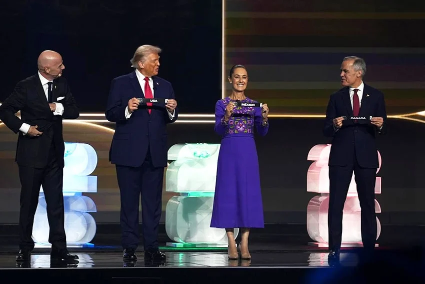 Sheinbaum se une al presidente de EE. UU. Trump y al primer ministro canadiense Carney en el sorteo de la Copa Mundial de la FIFA.