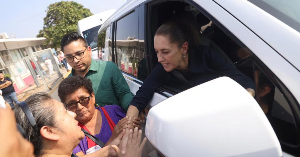 Sheinbaum visita Oaxaca para apoyar a las familias afectadas por el descarrilamiento del Tren Interoceánico.