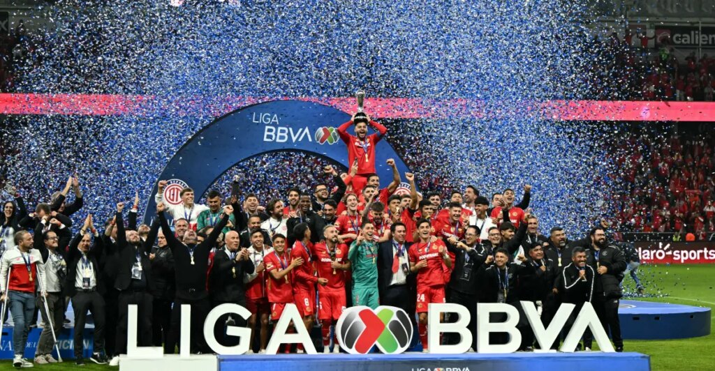 Toluca se corona campeón de la Liga MX por segundo año consecutivo tras vencer a Tigres.