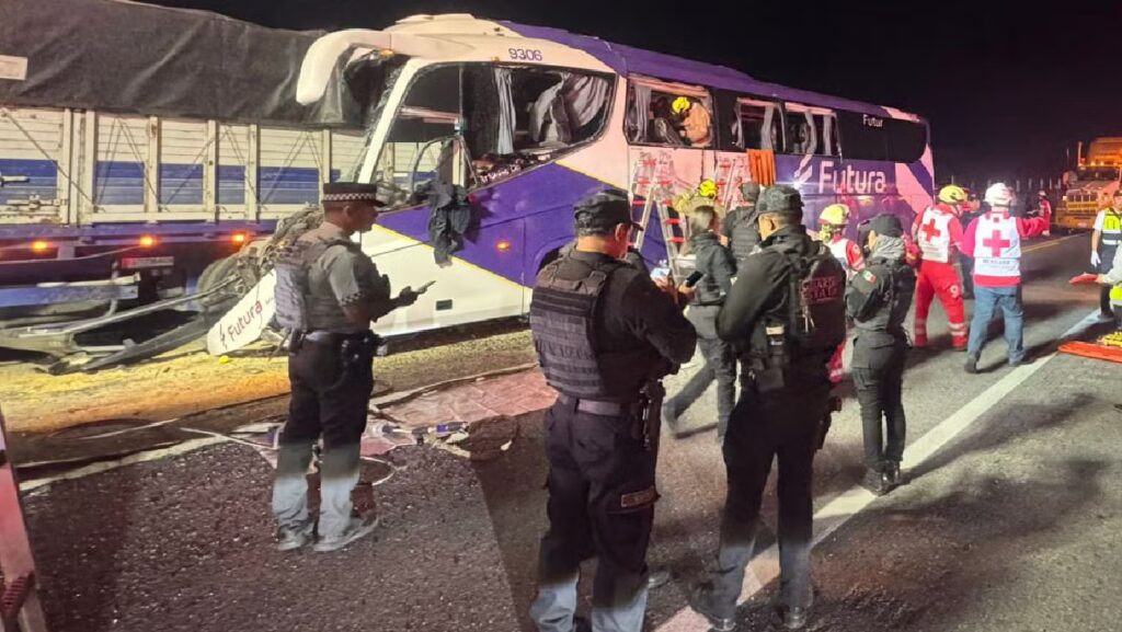 Tragedia en Tamaulipas: autobús colisiona con tráiler, resultando en dos muertas y más de 35 heridos