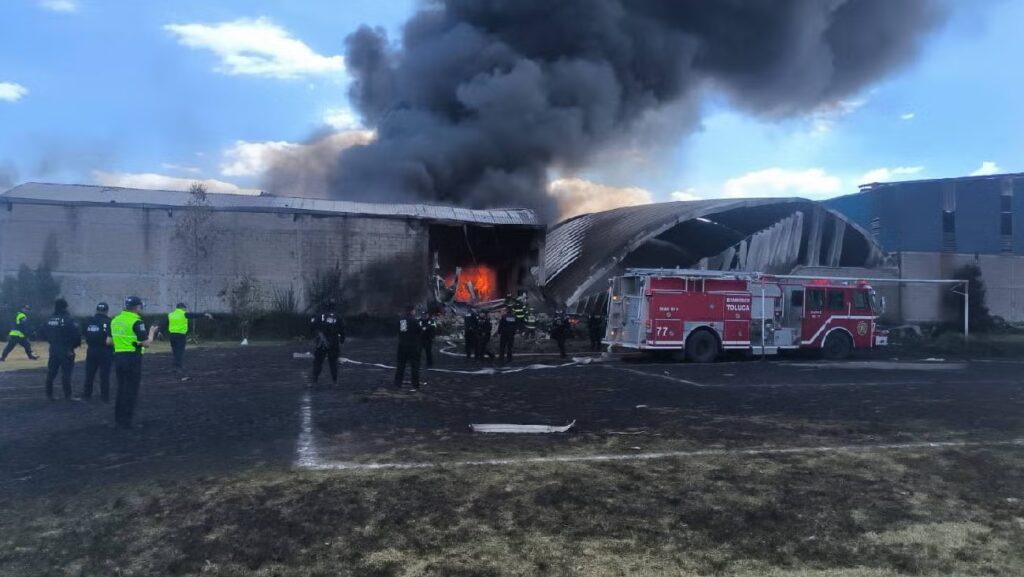 VIDEO: Avioneta se desploma cerca del Aeropuerto de Toluca