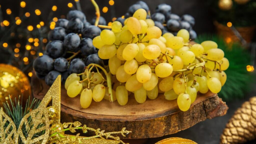 VIDEO: Comer uvas en Año Nuevo, un lujo cada vez más difícil… ¡Hasta 150 pesos el kilo en México!