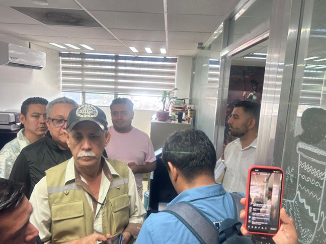 Vicefiscal de Sinaloa expulsa a periodistas de su oficina durante la cobertura de desapariciones