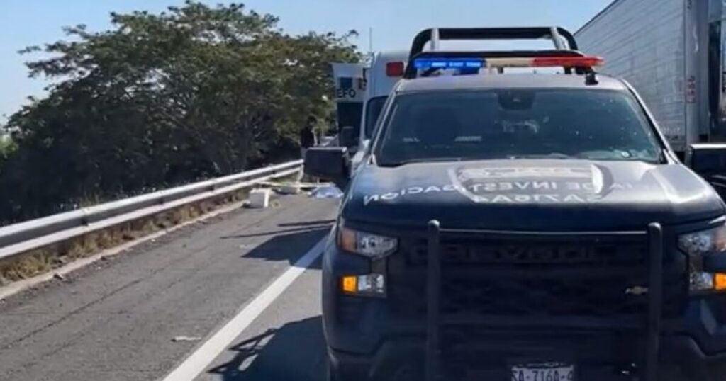 ¡Descubren tres hieleras con restos humanos en la carretera de Costa Rica, Culiacán!