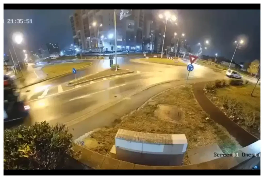 ¡Un impactante accidente en Rumania! Conductor con crisis diabética choca y su automóvil vuela por los aires.