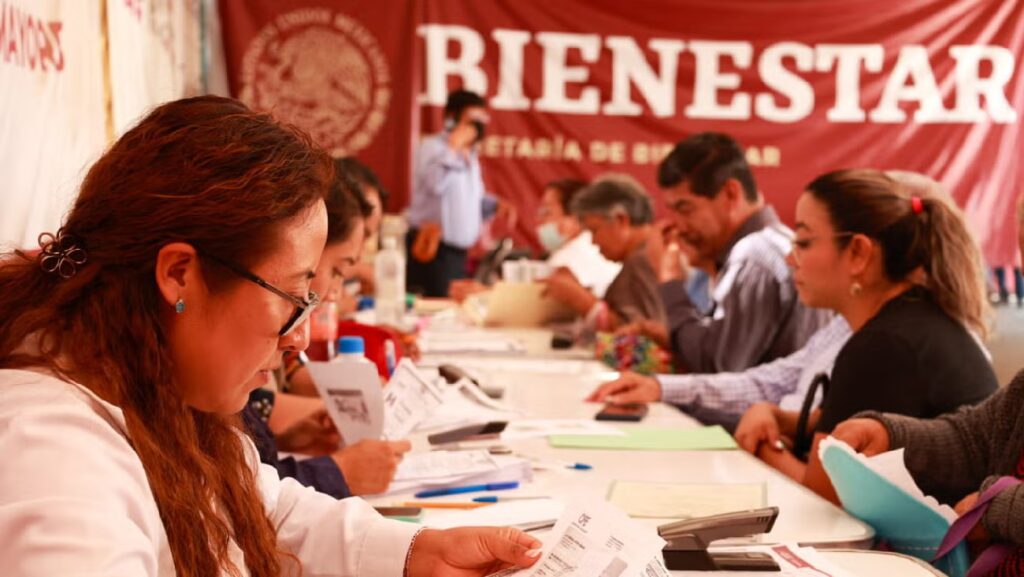 ¿Es cierto que habrá un bono navideño del Bienestar? Cuidado con las estafas que circulan.