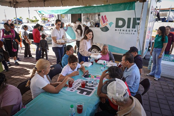 DIF Culiacán brinda ayuda y alimentos a familias en espera en el Hospital General