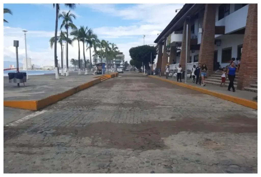 El Malecón de Puerto Vallarta podría permitir tráfico vehicular un día a la semana