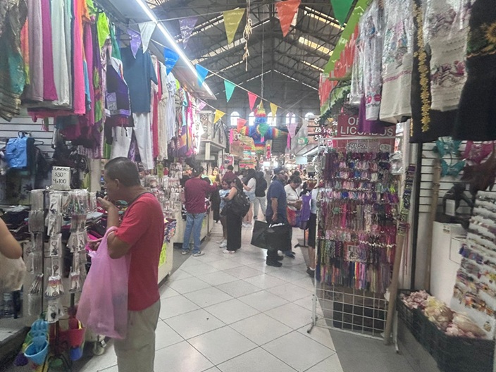 El Mercado Pino Suárez de Mazatlán se beneficia de las compras de fin de año y el turismo en sus ventas