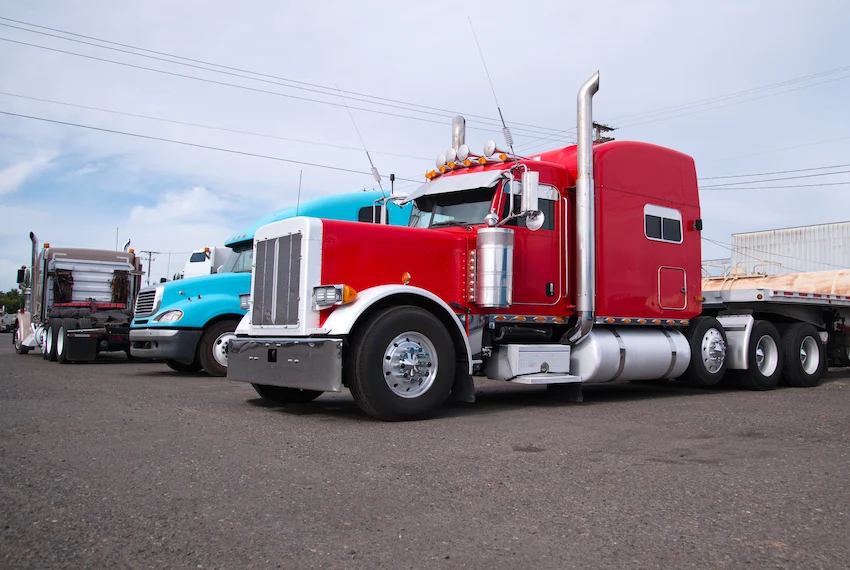 Las tarifas provocan una drástica caída en la industria de vehículos pesados en México