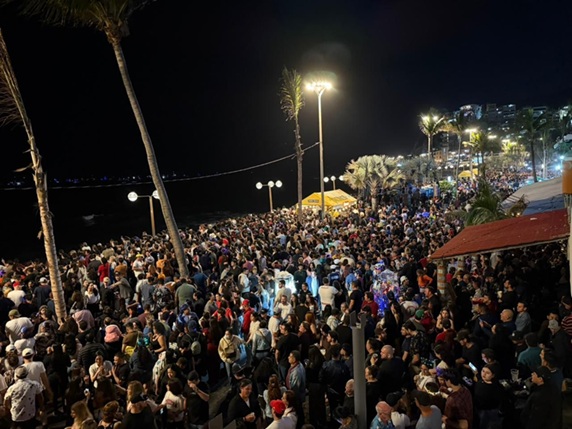 El Carnaval Internacional 2026 atrae a más de 575 mil visitantes en diversas actividades en el puerto este domingo.