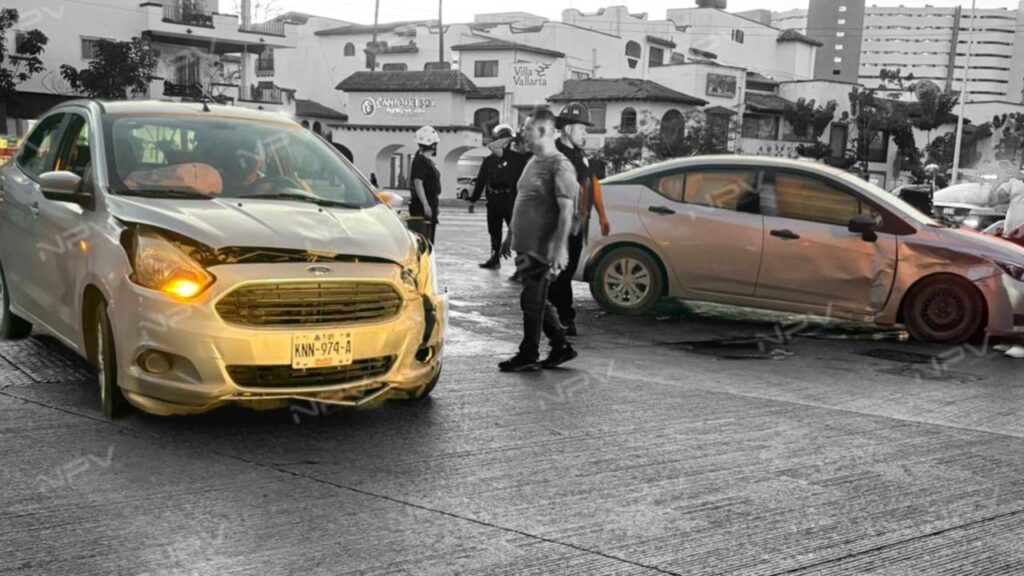 Impactante colisión frente a Coppel Las Palmas