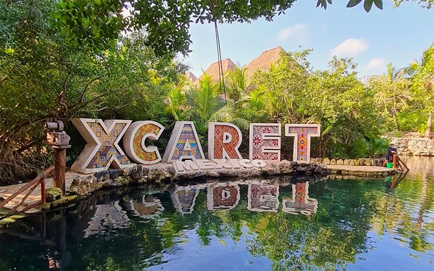 El parque temático Xcaret prohíbe el uso de la cultura maya en su marketing, al menos por ahora.