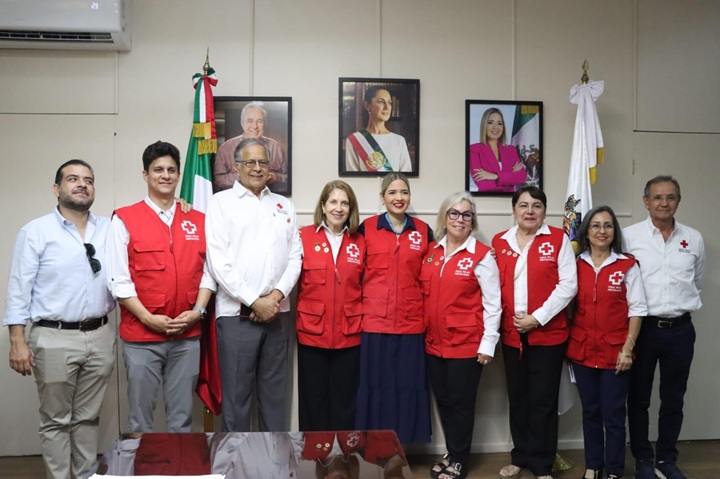 Estrella Palacios reitera su apoyo a la Cruz Roja de Mazatlán