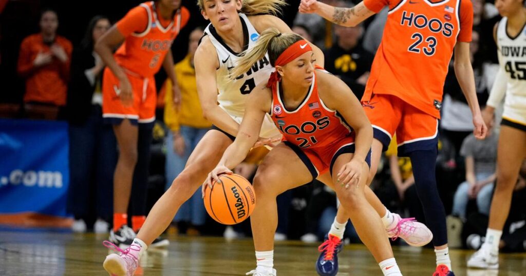La sorprendente victoria de Virginia, sembrado 10, sobre Iowa, sembrado 2, por 83-75 en un emocionante doble tiempo extra.