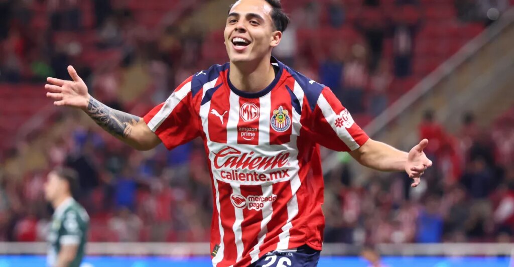 Las Chivas aplastan a León y regresan al primer lugar de la Liga MX
