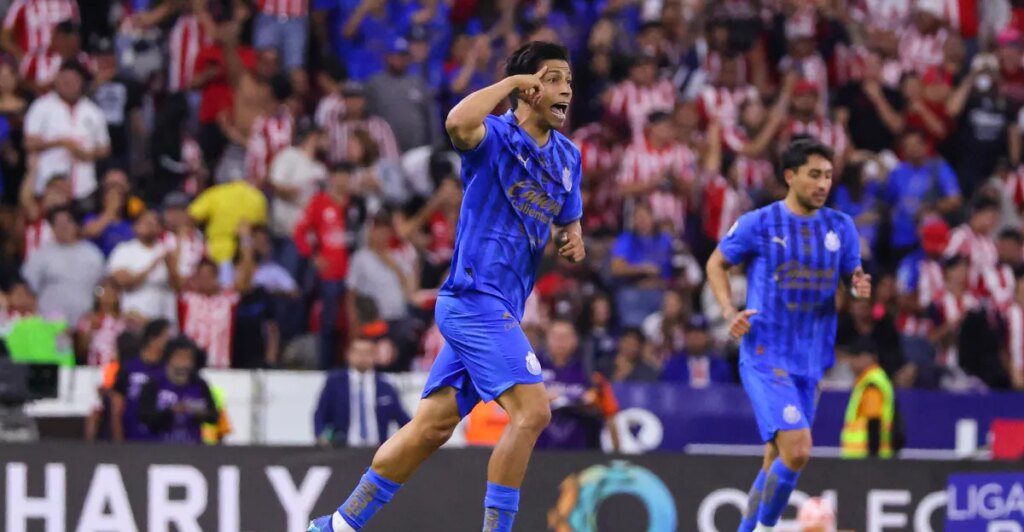 Las Chivas triunfan sobre el Atlas en otro emocionante Clásico Tapatío.