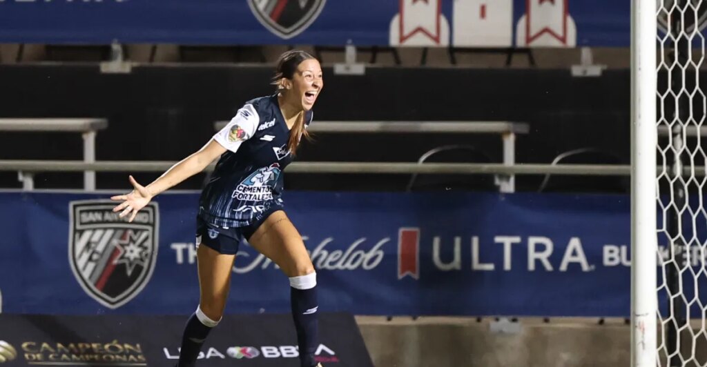Nina Nicosia: Cómo un Nuevo Par de Botas Revivió Su Carrera y la Llevó a Hacer Historia con Pachuca Femenil