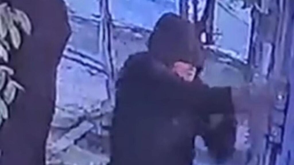 Se ofrece recompensa de cien mil pesos por información sobre el intento de asesinato del activista Erick Saracho.