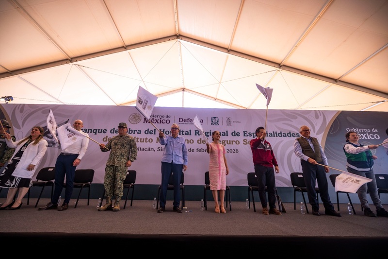 Sheinbaum inaugura un nuevo Hospital Regional del IMSS en Culiacán ante 30 mil asistentes
