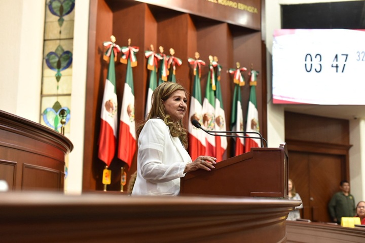 Tere Guerra insta a superar obstáculos tras la clausura del Parlamento de Mujeres 2026