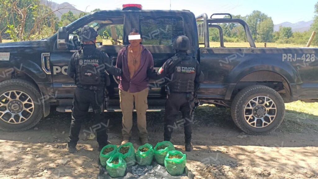 Detienen a un hombre con un cargamento de drogas tras un intento de fuga en Mascota