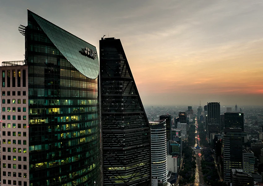 El nearshoring impulsa a México al top 20 en inversión extranjera, aunque persisten desafíos