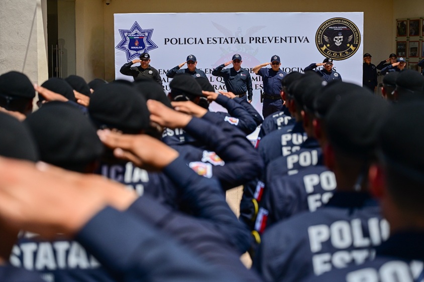 La SSP Sinaloa reconoce a 46 policías estatales por concluir con éxito el curso del GOES.