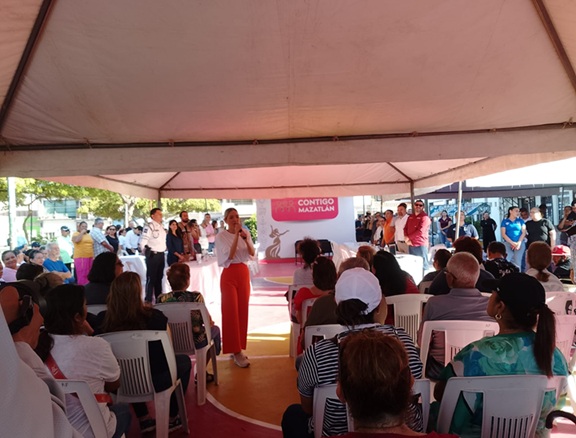 La promesa de Estrella Palacios en el centro de empeños