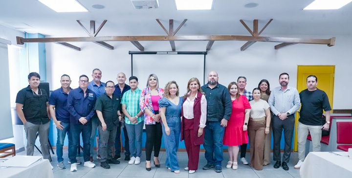 Teresa Guerra Ochoa reafirma su apoyo al sector restaurantero y presenta un plan para impulsar la industria en Mazatlán