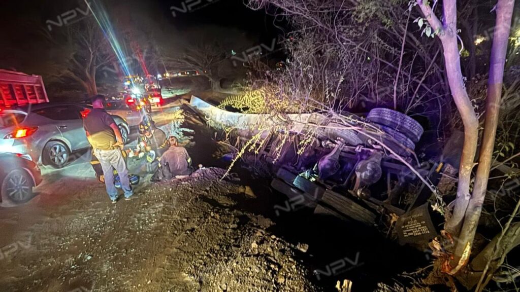 Una de las vigas del puente de La Desembocada se volcó