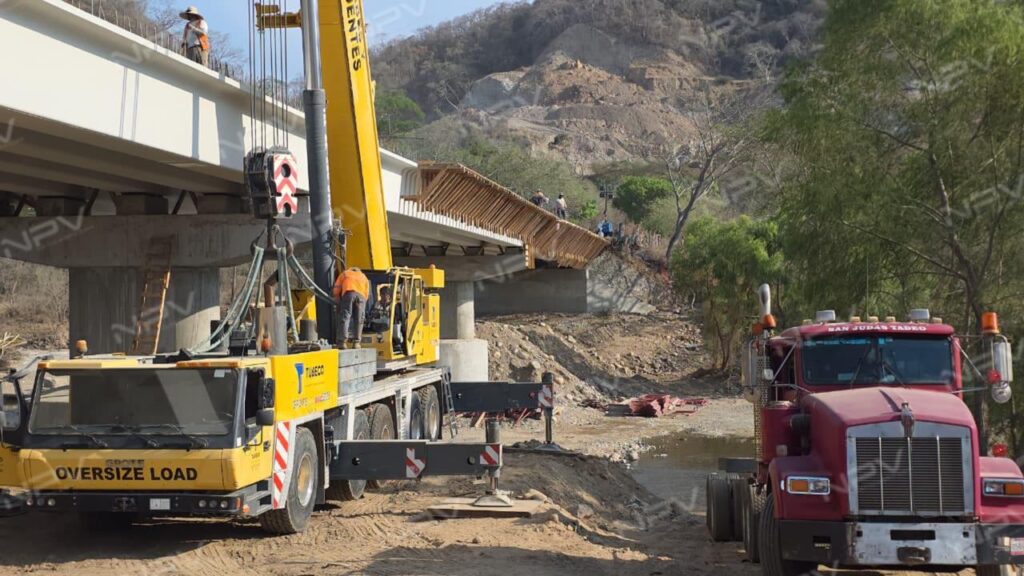 ¡Con paso decidido! La estructura del Puente La Desembocada ya está lista